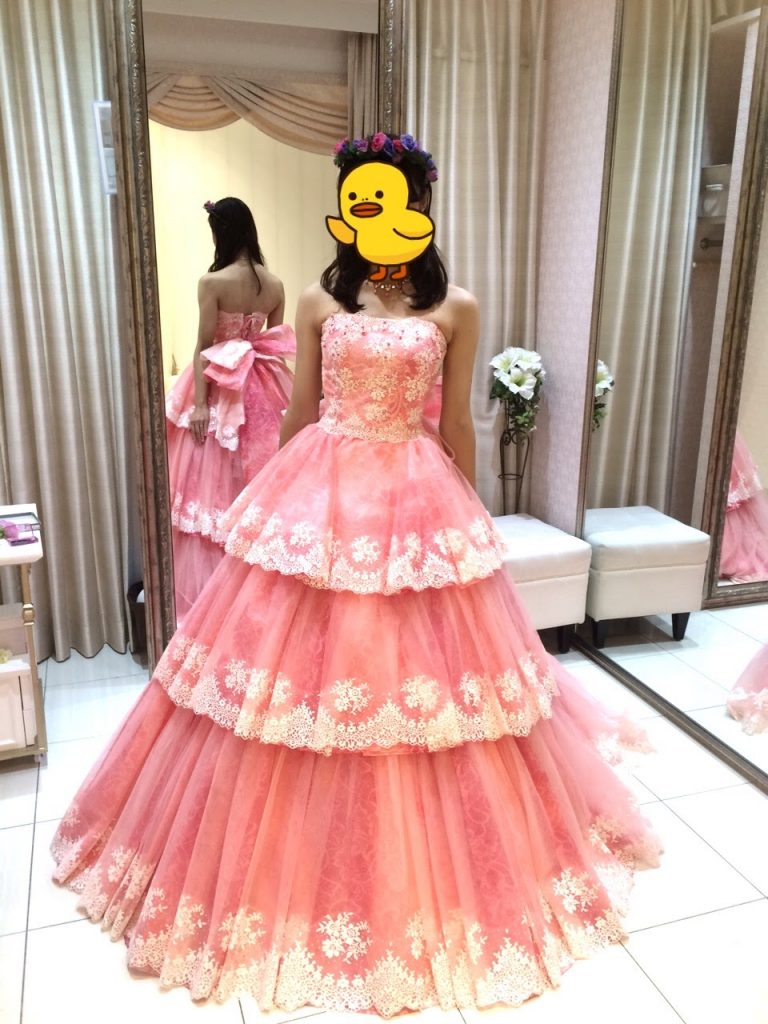 タカミブライダルのカラードレス・ピンクデルフィーン