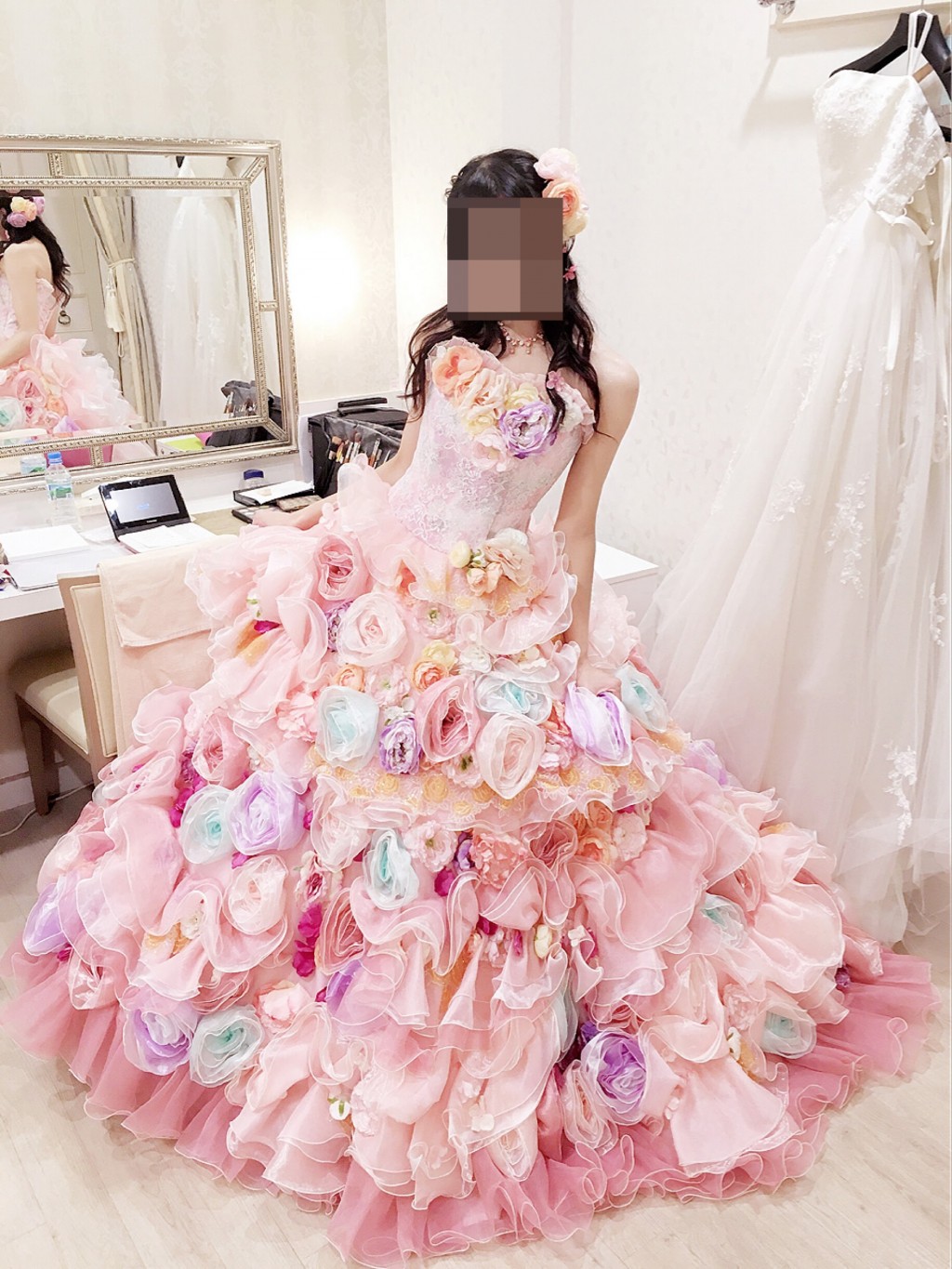 タカミブライダルのカラードレス ピンクアニー