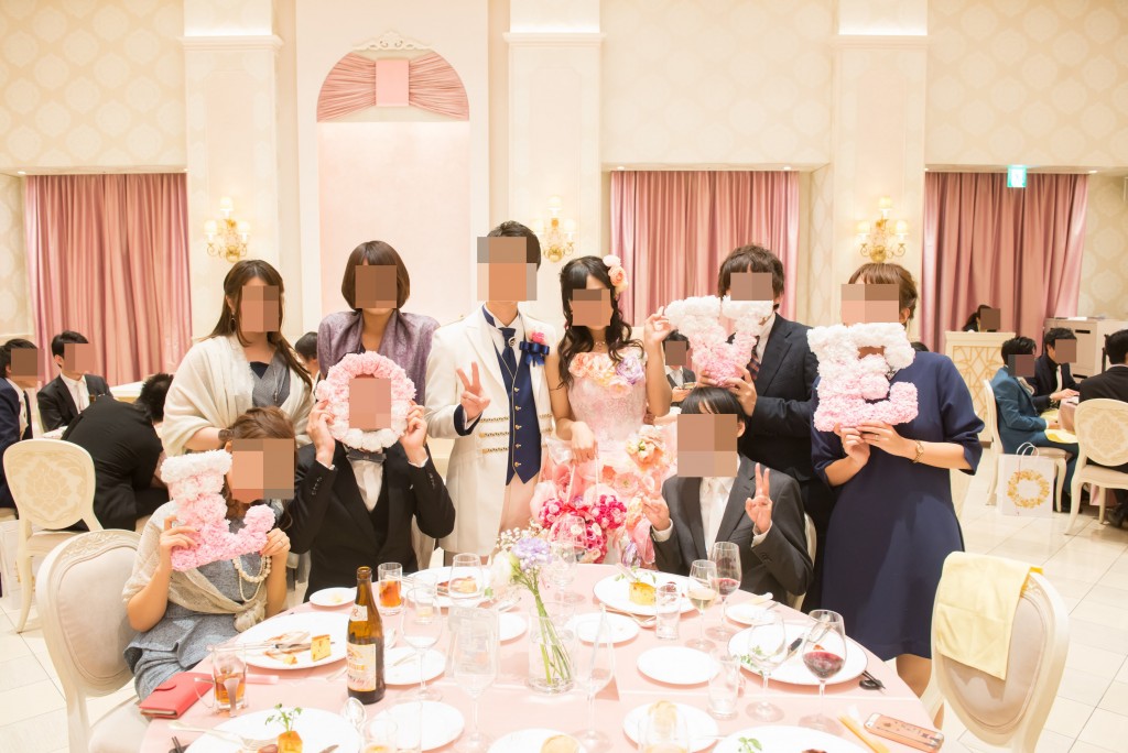 アニヴェルセルみなとみらい横浜 結婚式レポブログ ヴィラスウィートでの披露宴 フォトラウンド、カラードレス色当てクイズ（ディズニープリンセスのハニカムカード）