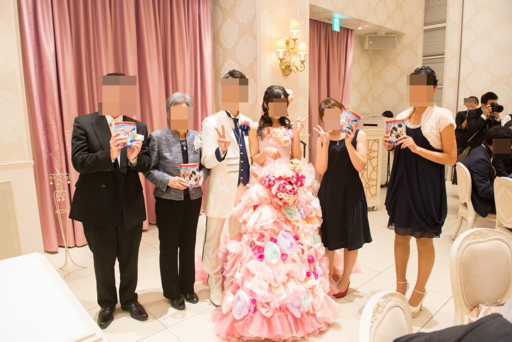 アニヴェルセルみなとみらい横浜 結婚式レポブログ ヴィラスウィートでの披露宴 フォトラウンド、カラードレス色当てクイズ（ディズニープリンセスのハニカムカード）