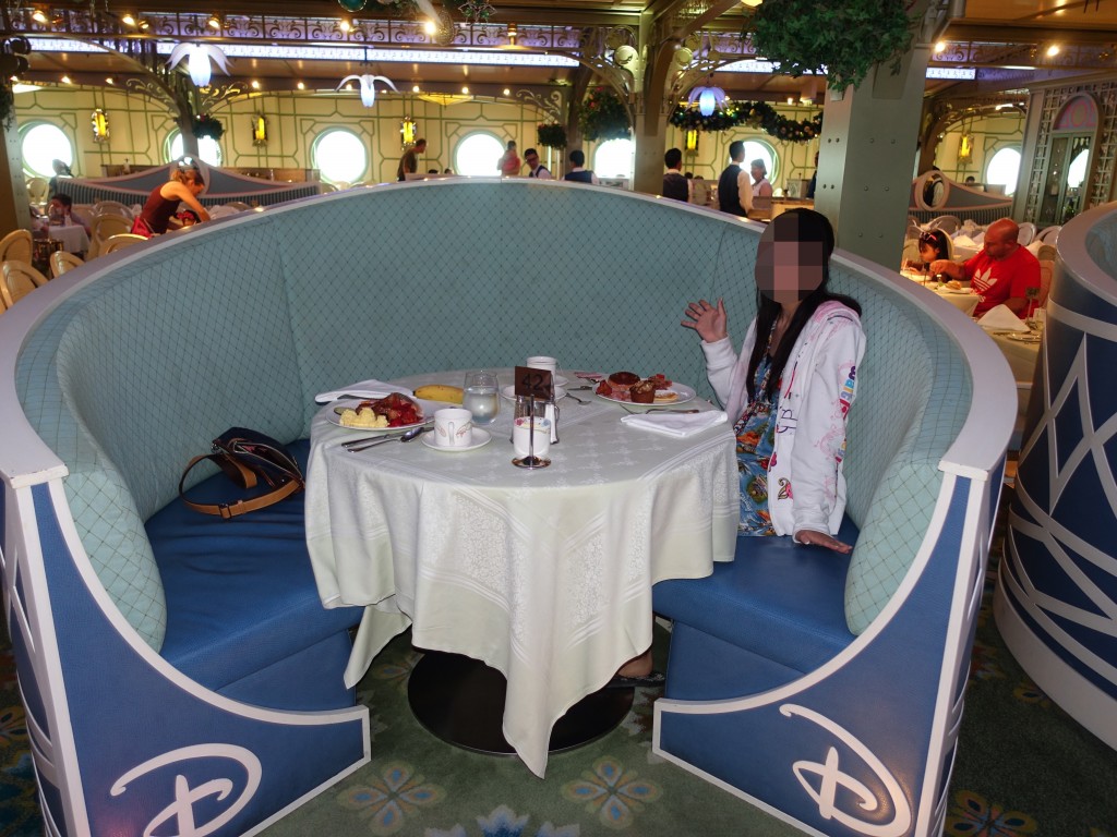 WDW旅行記ブログ/DCL旅行記ブログ ディズニークルーズライン4泊バハマ航路 エンチャンテッドガーデンで朝食