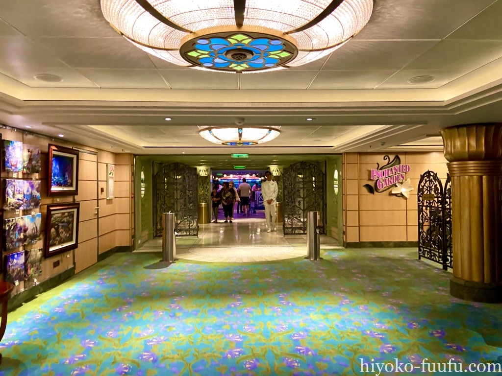 Dcl旅行記 50 セミフォーマルナイトのディナー 絵画ショップvista Gallery フロリダ7日目 乗船4日目 2歳0歳子連れwdw ひよこファミリー Dcl旅行記 50 セミフォーマルナイトのディナー 絵画ショップvista Gallery フロリダ7日目 乗船4日目 2歳0歳子連れwdw ひよこファミリー